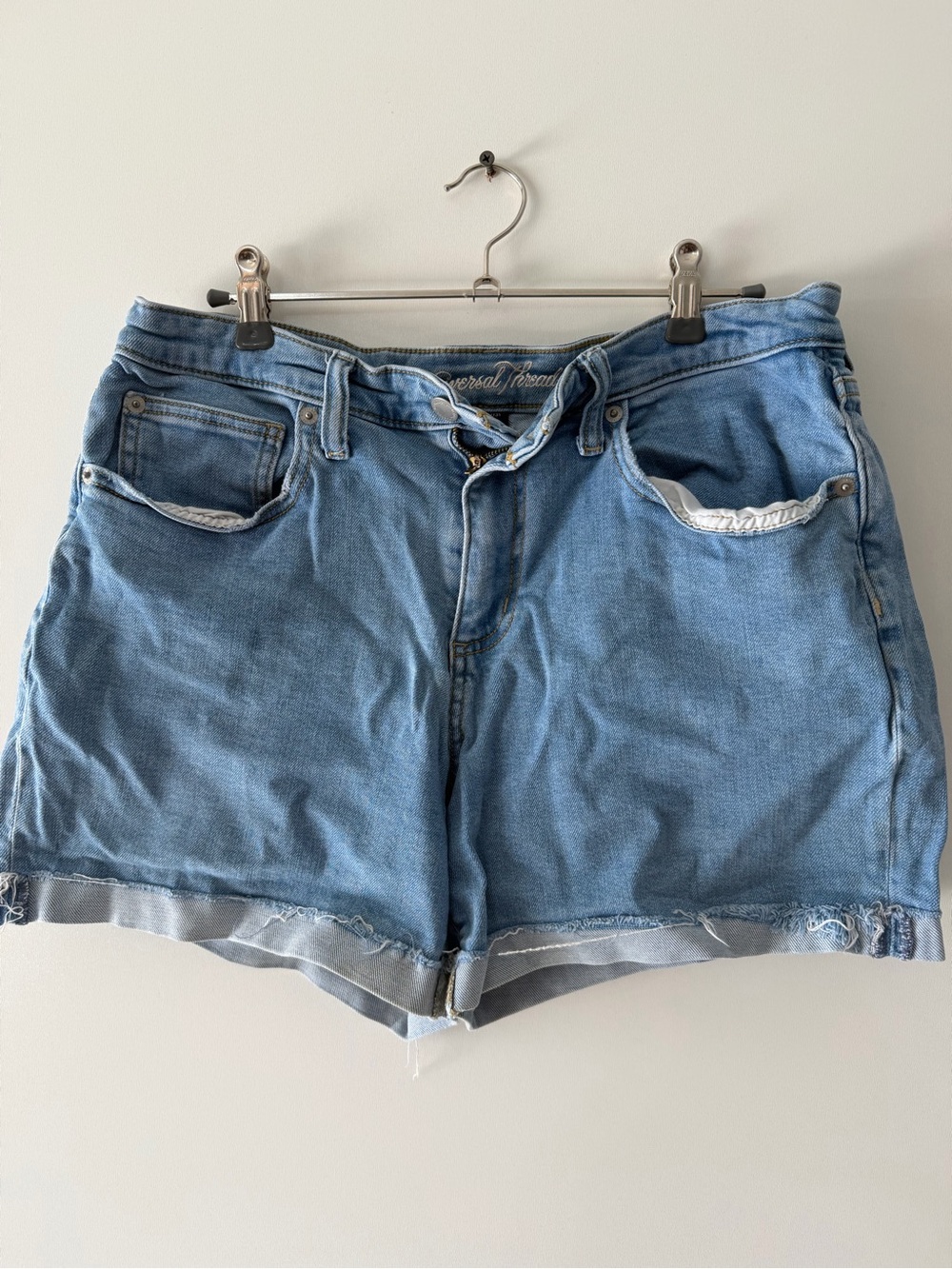 Universal Thread mid rise boyfriend Shorts 12